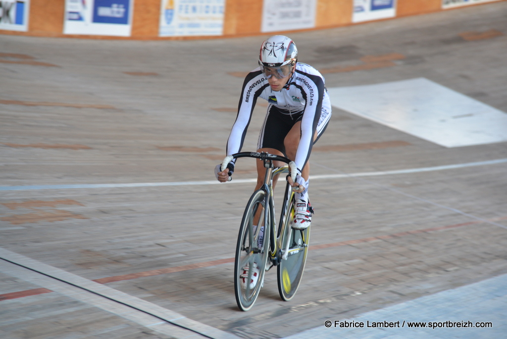 200 mtres lancs juniors Hommes : Copponi 1er / Leblanc 4e