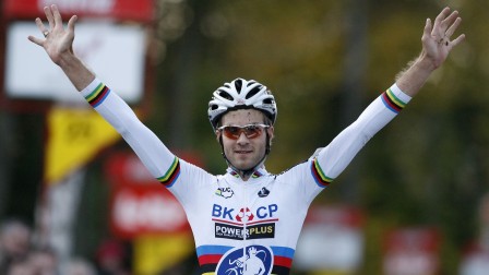 Niels Alberts devant Francis Mourey  Dottignies 