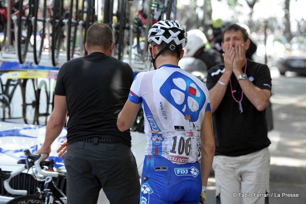 Tour d'Italie # 1 : lourde chute pour Laurent Pichon 