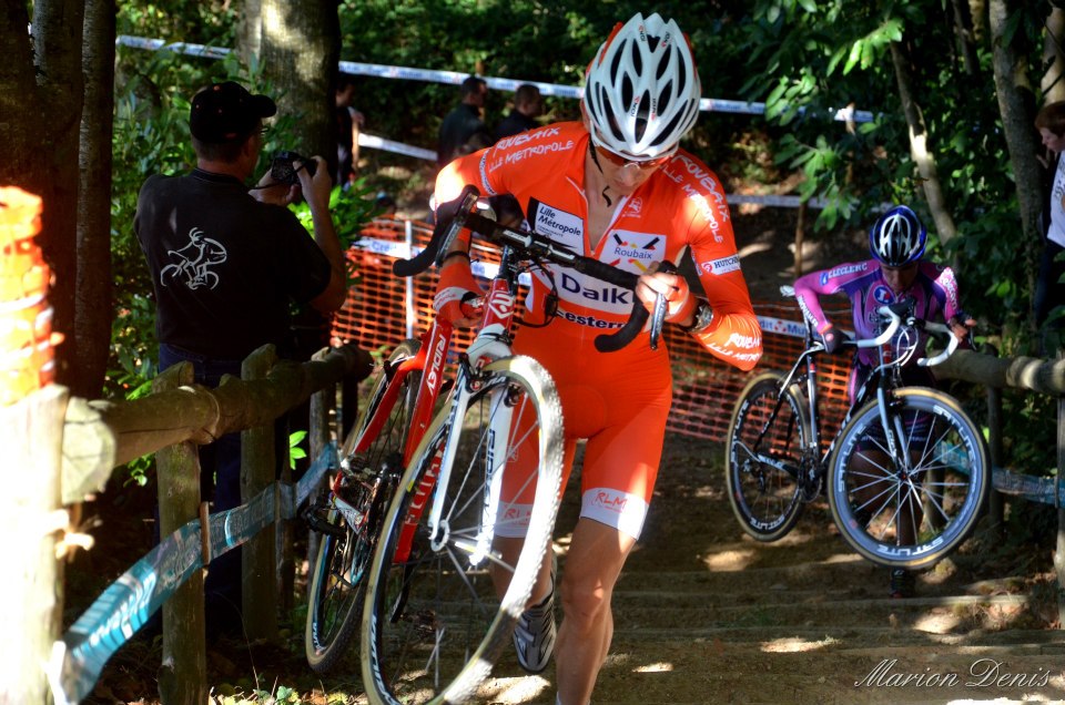 Cyclo-Cross de Loc'Envel (22) : Le Corre devant Pcheul