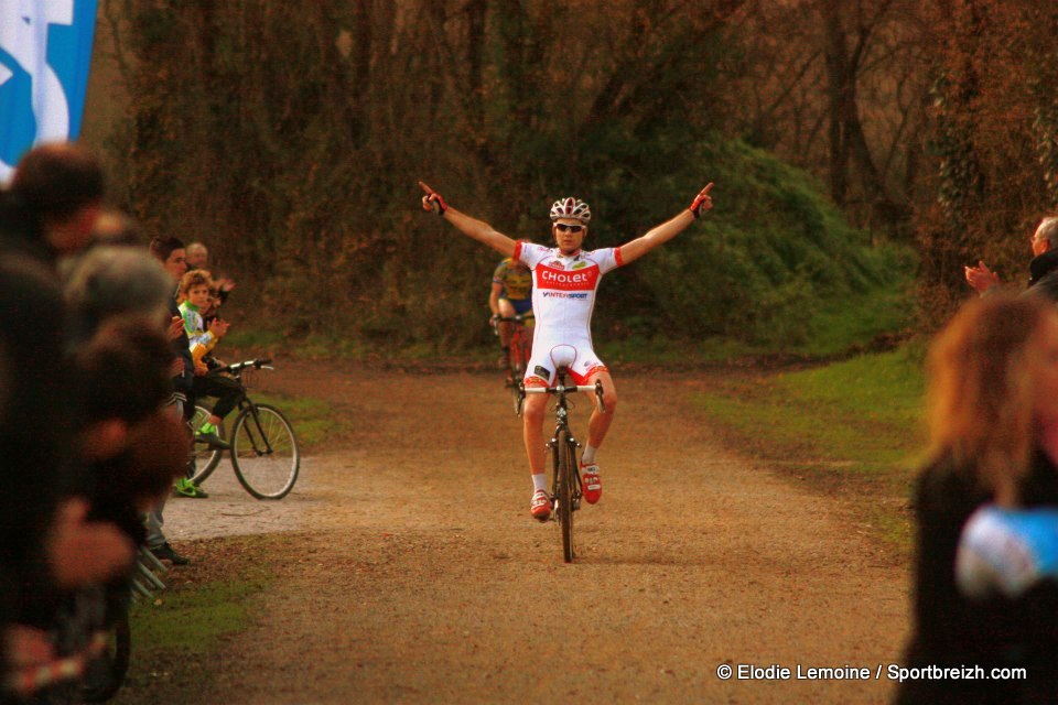 Cyclo-Cross d'Ancenis (44) : Guilloux devant Lcuyer