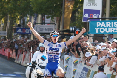  Paris-Tours espoirs : Wallays le plus rapide