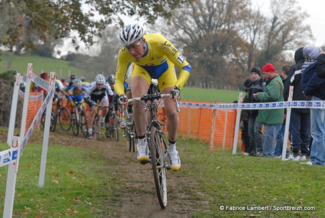 Cyclo-cross de Vern sur Seiche (35) : Benoist devant Loizeau 