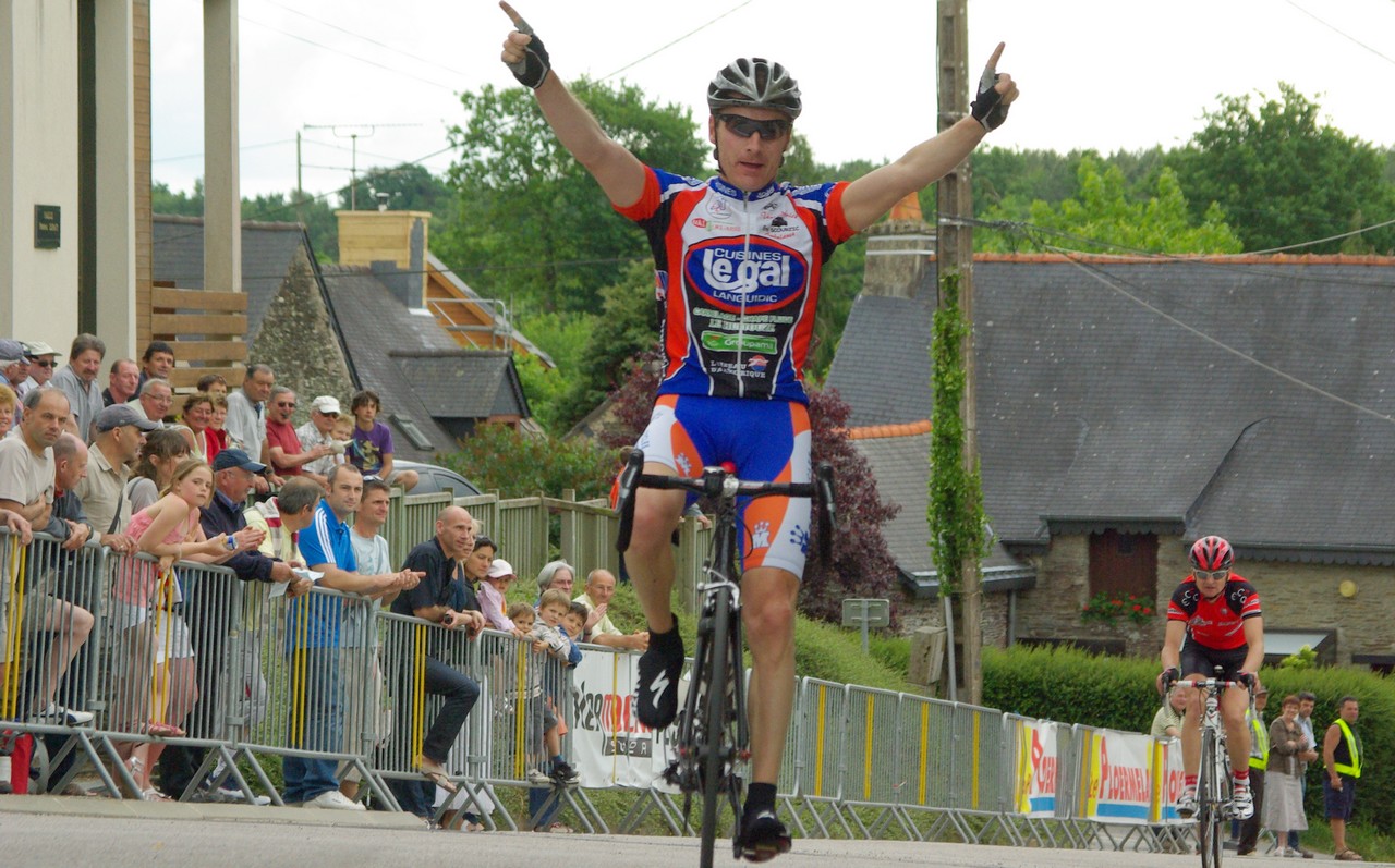   Jean Yves Moyou vainqueur  St Jean de Villenard