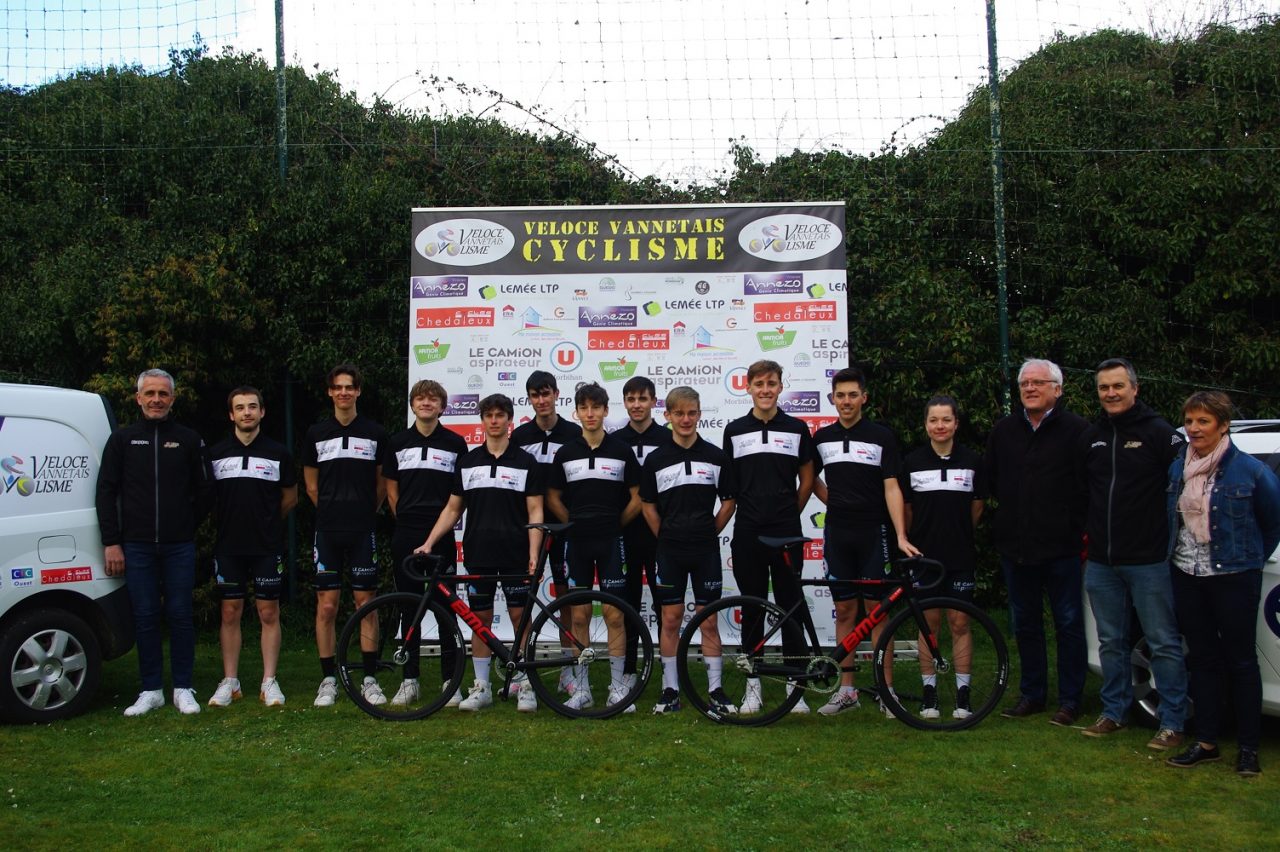 Vloce Vannetais Cyclisme: 16 juniors pars