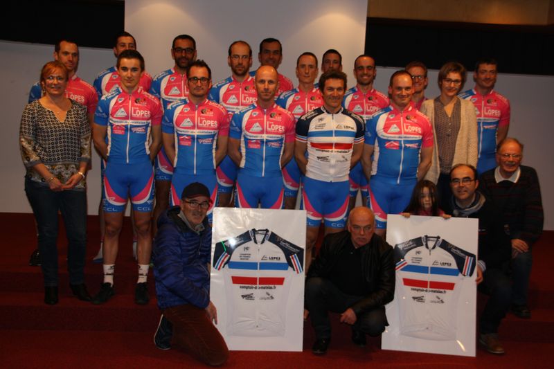 Remise de maillots  au CC Langueux