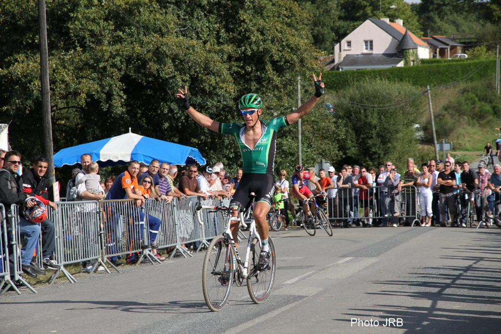 Cyclo-cross de Vigneux de Bretagne (44) : Gaudin , Bourreau, Charon et Rival 