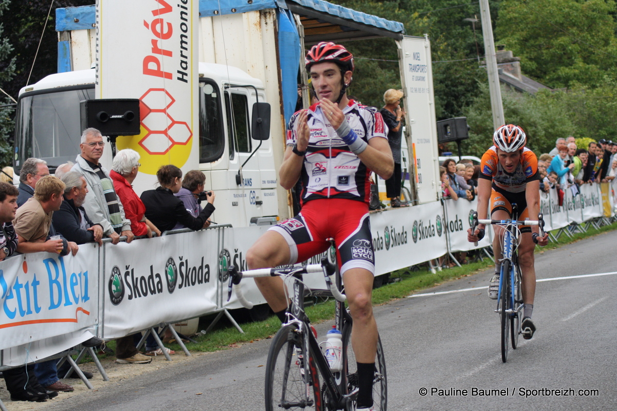 Ronde du Pays de Dinan "Souvenir Thomas Puche" : Lebreton devant Poilvet