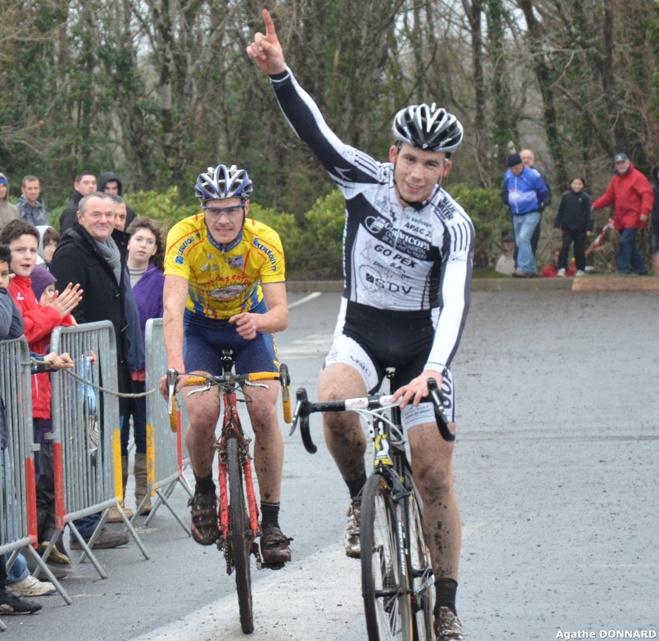 Cyclo-Cross de Pont L'Abb (29) : La 9me de Le Quau  