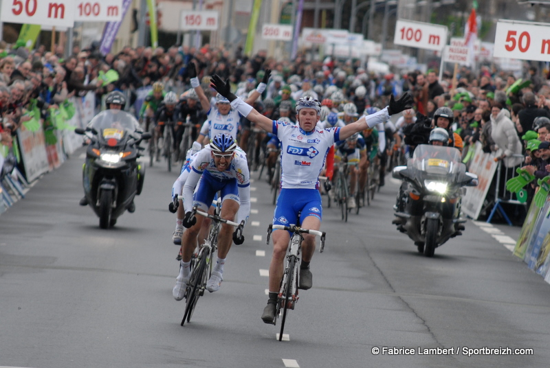 Cholet Pays de Loire: Demare au sprint !!