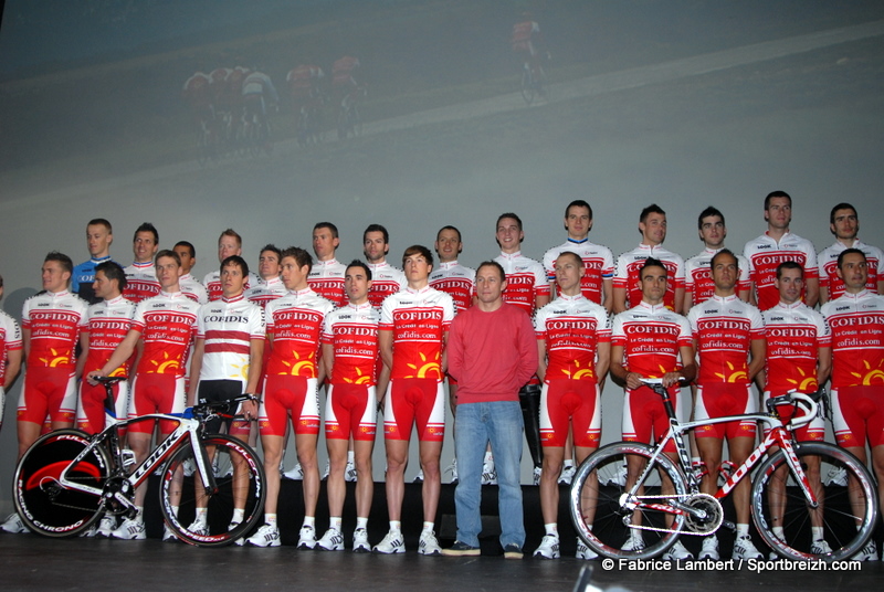 L'quipe Cofidis prsente  Paris 