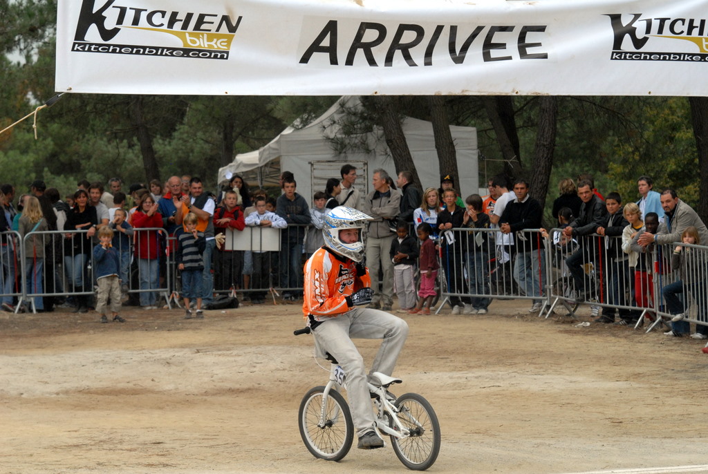 Un pilote pas comme les autres au BMX de Theix