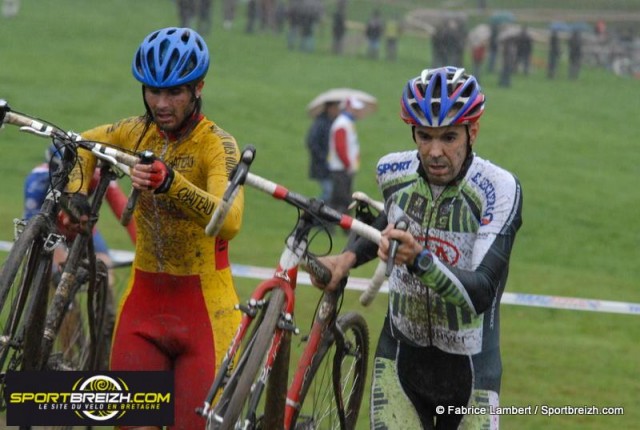 Cyclo-Cross de Chteau-Gontier-Bazouges (53) : Chaudoy, Durand et Grimault 