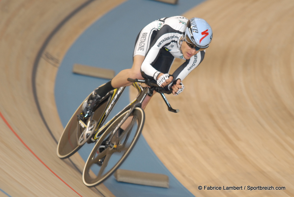 Fabien Le Coguic : de la piste  la route