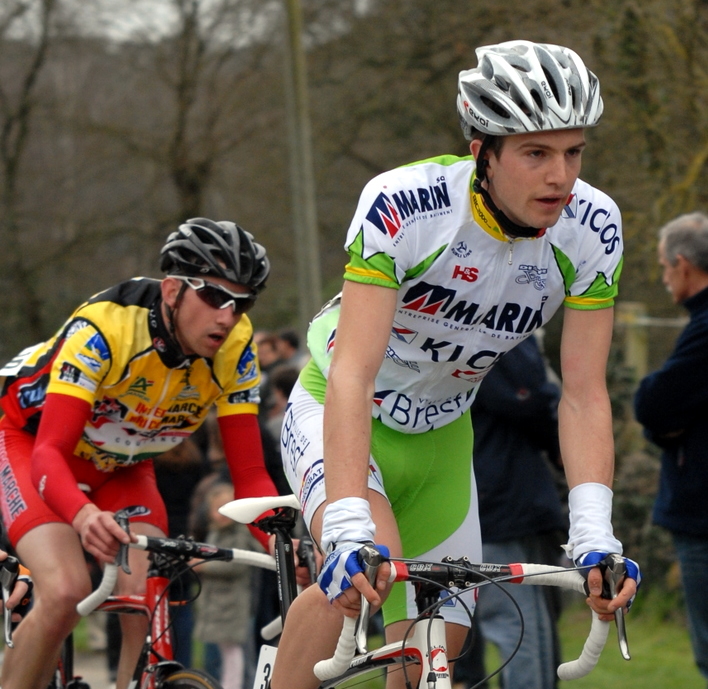 Paris-Roubaix des espoirs: c'est dur un pav !!!