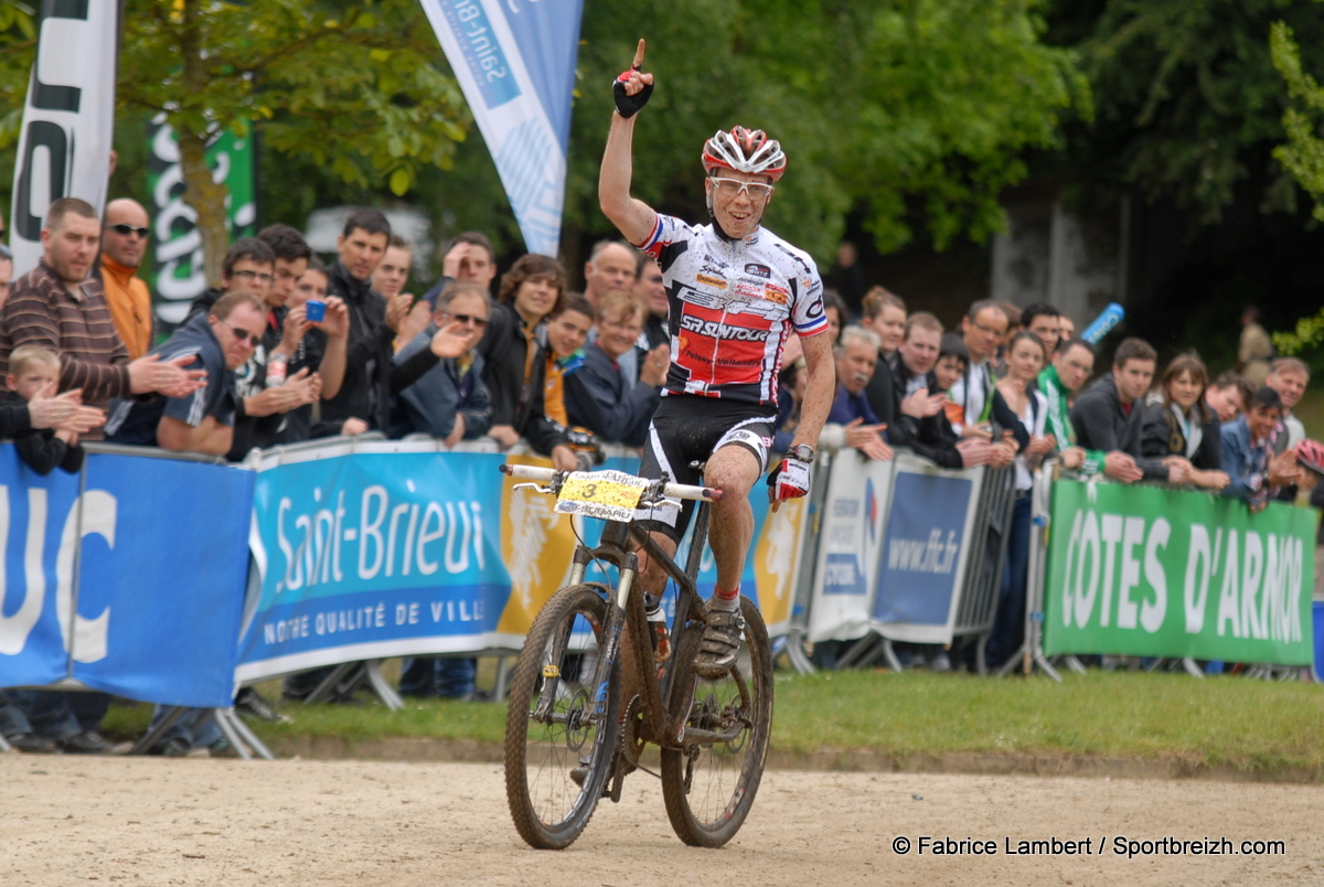 Finale coupe de France VTT  Super-Besse : Marotte fait coup double chez les lites