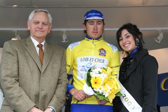 Tour du Loir et Cher: Lesschaeve devant Clain 