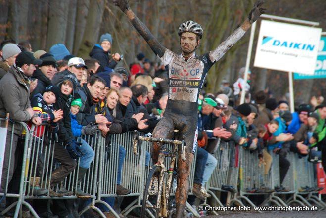 Fidea Cyclocross Classics : Albert devant Nys 
