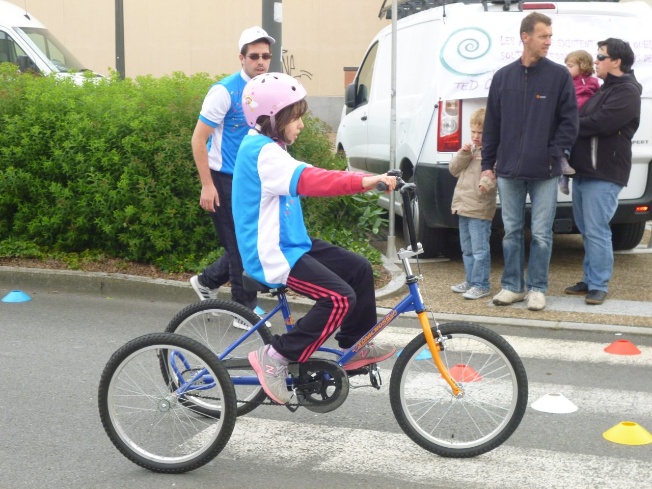 VEL'AUTISME  la fte du vlo de Fougres le samedi 6 juin 2015