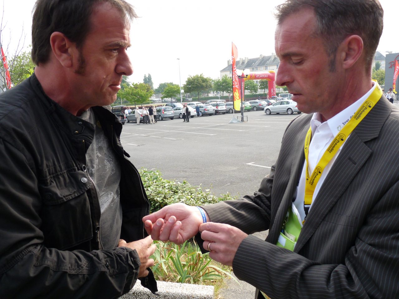 Le tour de bretagne solidaire avec les otages de France Tlvision  