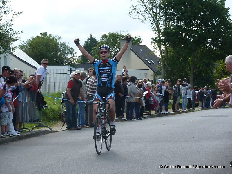 Les Champs-Graux (22) : Jach, Derouint et Magn