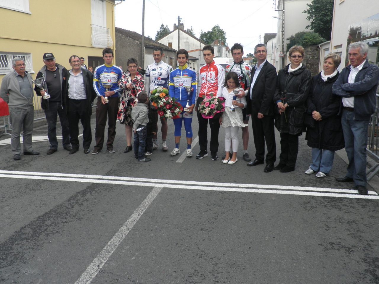 Etienne Briard et l'UC Nantes Atlantique dominent le GP de Ville d'Indre  