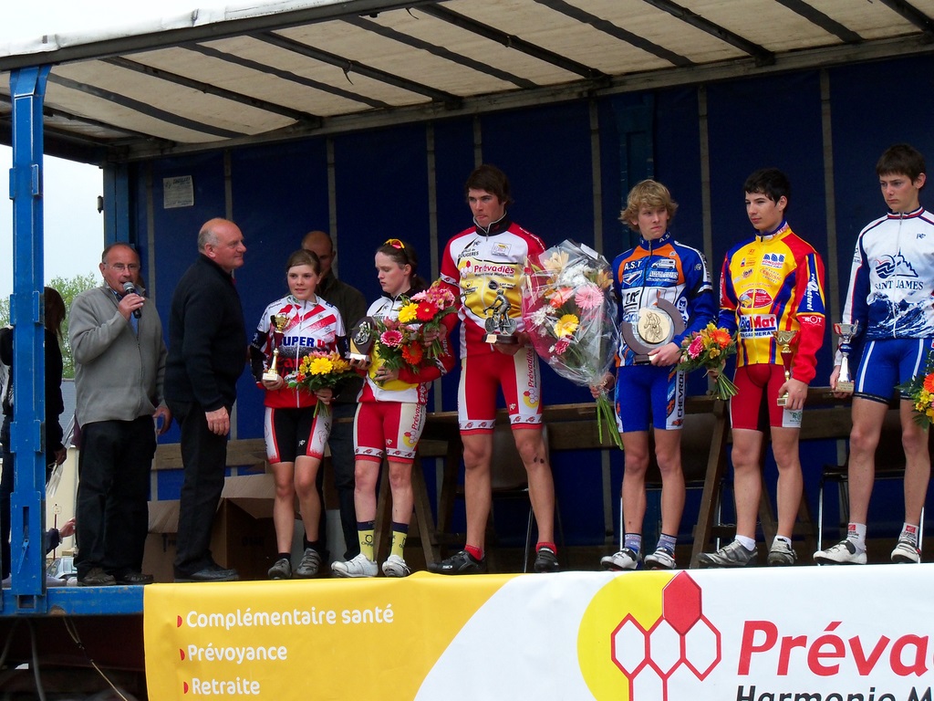 Cadets et Pass'Cyclisme  Saint-Marc Le Blanc (35) : Durel, Derrien et Lemercier 