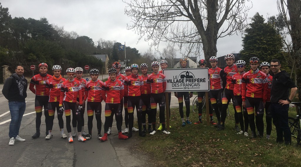 Les juniors du VC Pays de Loudac en stage 