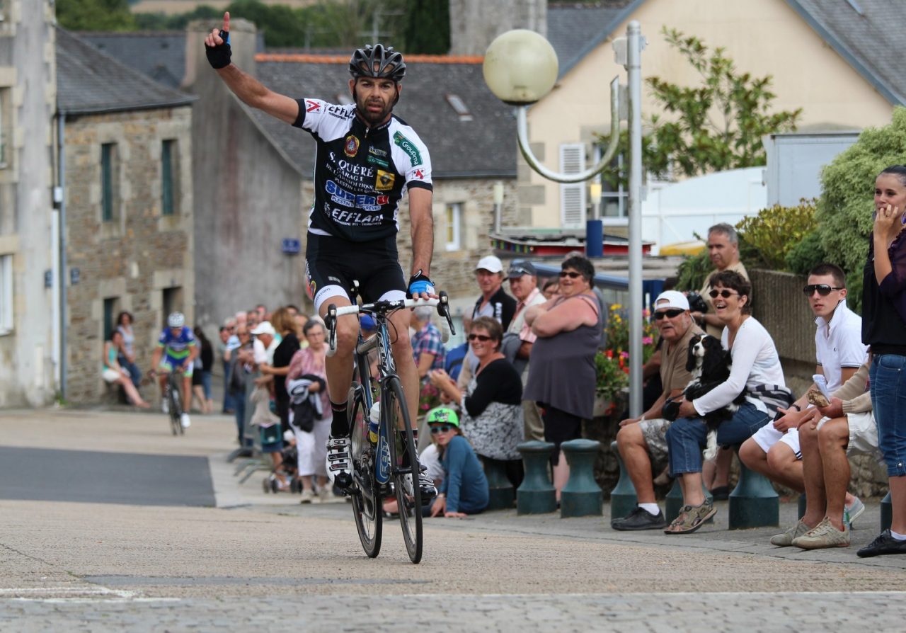 Pass’cyclisme  Plougonven (29) : Victoire de David Morin