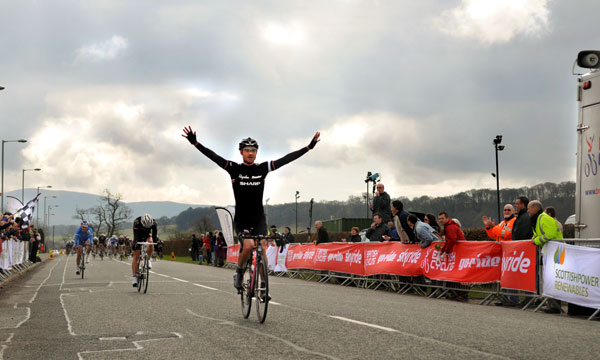 Eyjafjll prive l'quipe Rapha Condor Sharp du Tour de Bretagne 