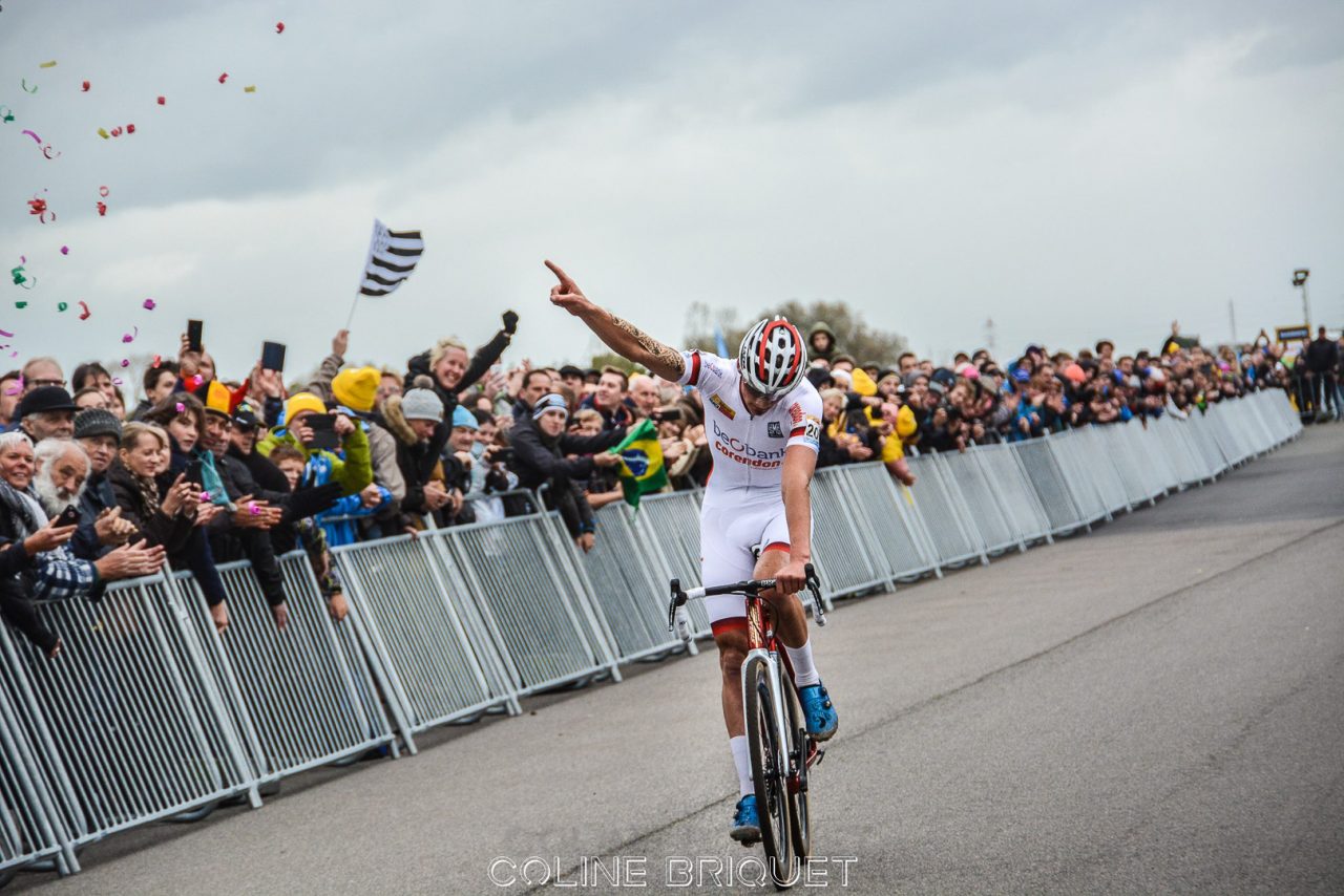 Coxyde: Van der Poel survole