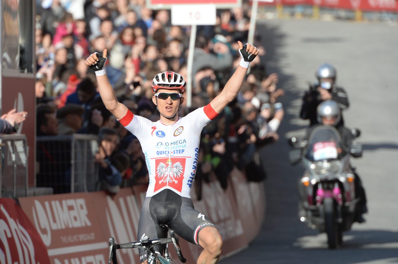 Strade Bianche : Kwiatkowski en solo / Barguil 8me