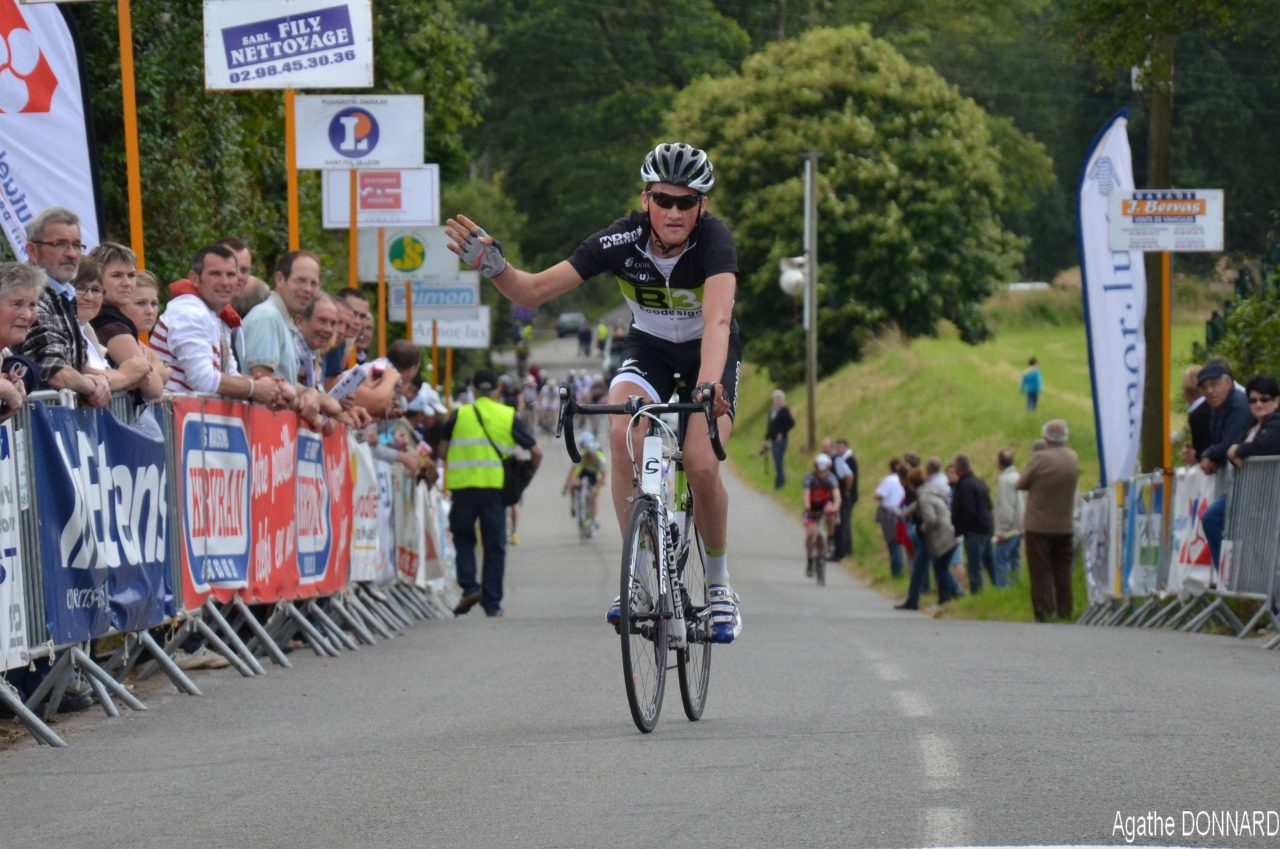 Championnat de Bretagne du Monde Agricole : Poilvet moissonne.