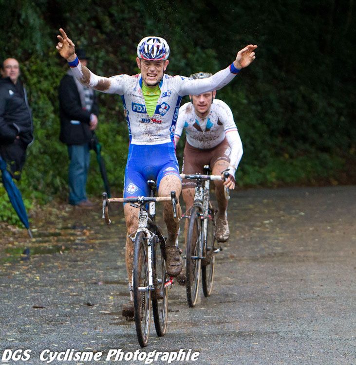Cyclo-cross de Valvert  Buxerolles (86) : Chainel devant Gadret