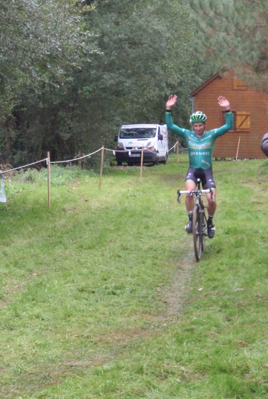 Cyclo-Cross de Bretoncelles (61) : Hurel devant Lecoeur 