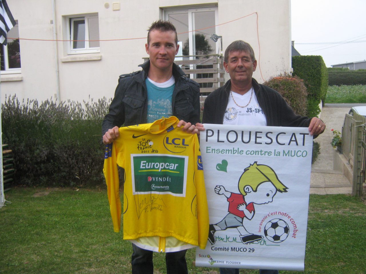  Un Maillot Jaune pour la bonne cause.