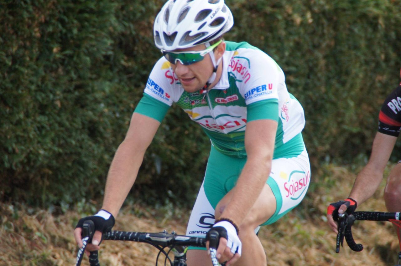 Pouget arrive  Laval Cyclisme 53