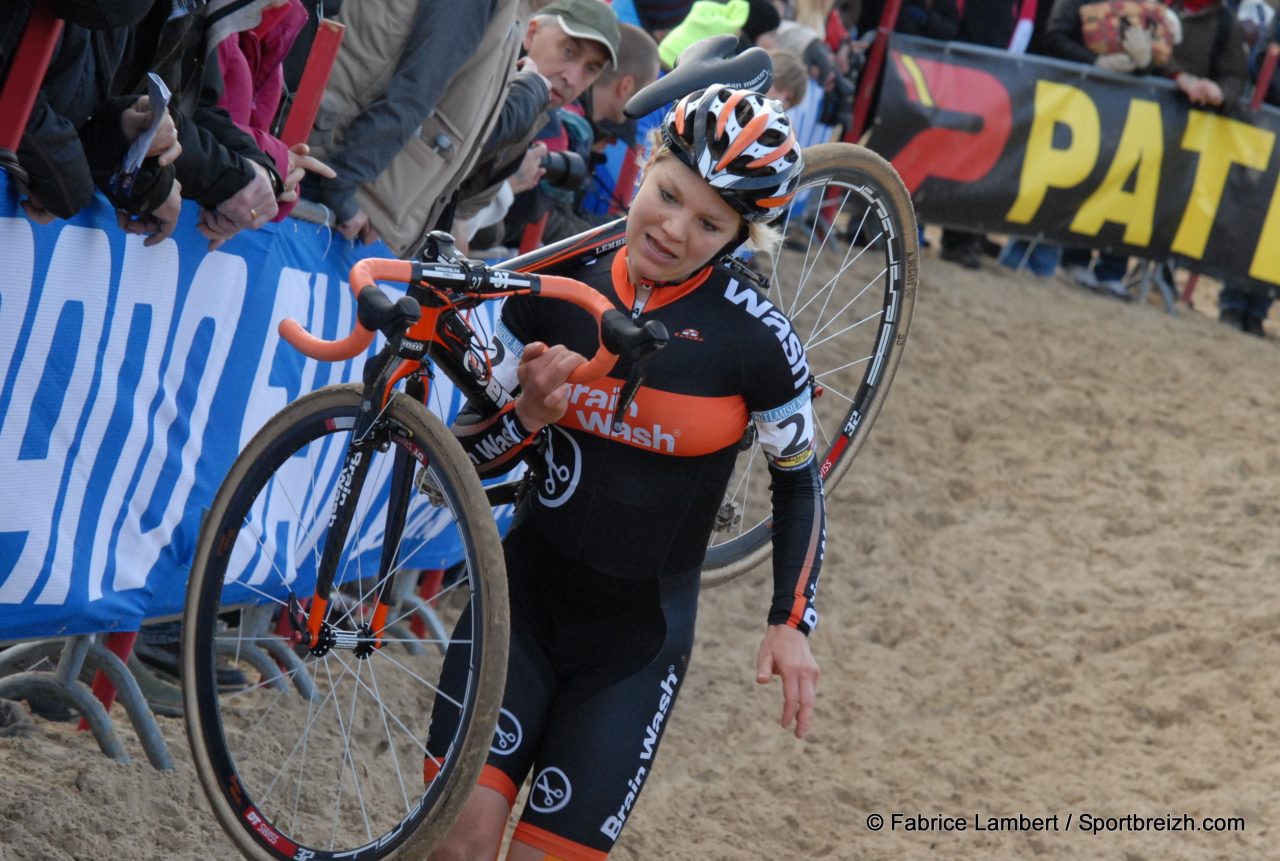 Coupe du Monde Cyclo-Cross Dames # 1  Tabor : Van Paassen / Ferrier Bruneau 6e