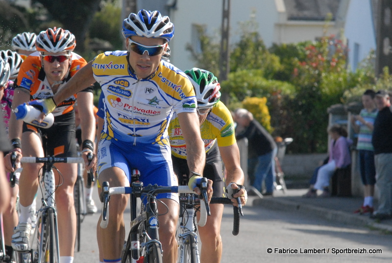 Vincent Rouxel reste  l'UCB