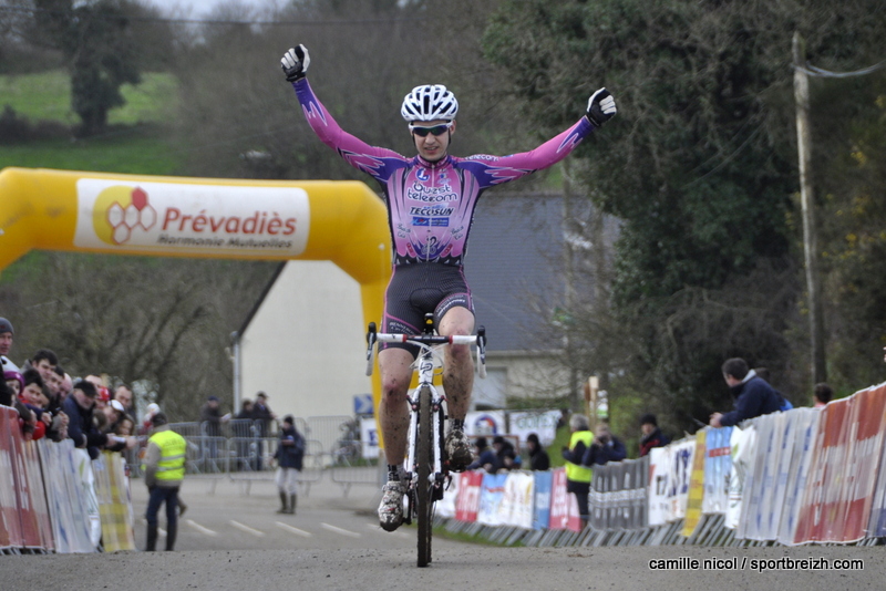 Cyclo-Cross de Lanarvily (29) : Daniel chez les espoirs / Guyader en juniors.