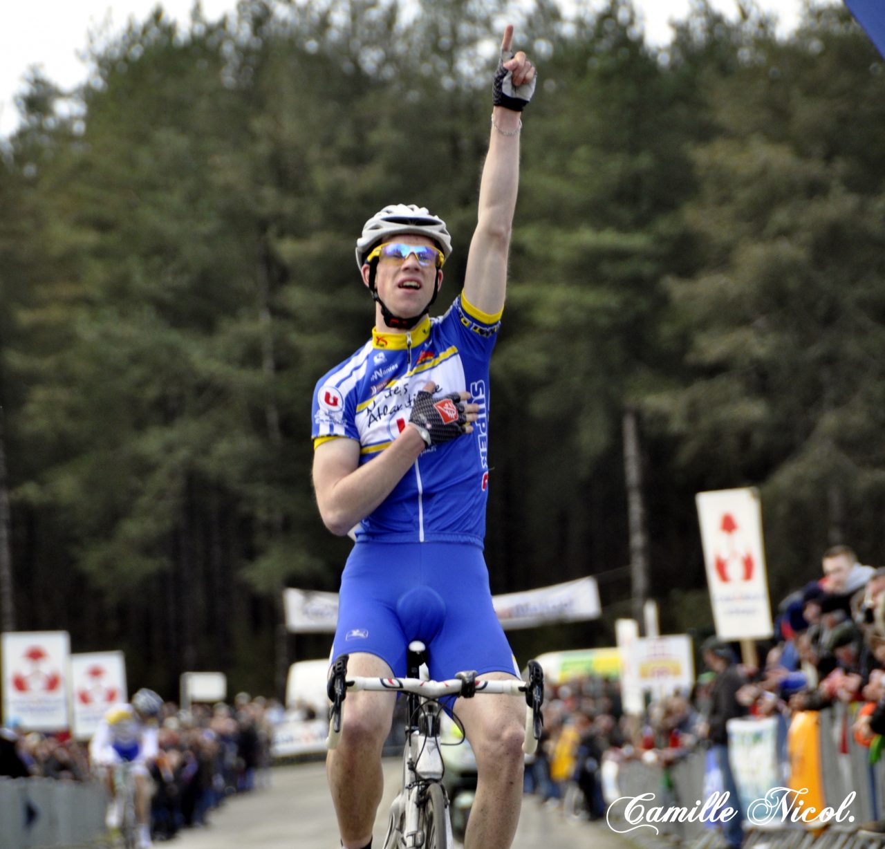 04/03/2012 PLUMELEC 