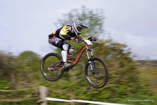 Antoine Badouard champion de Bretagne Descente VTT aux Fougerts (56)