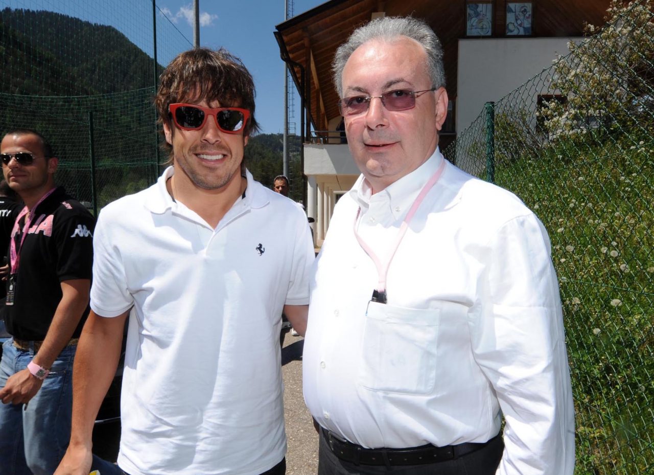 Fernando Alonso en visite sur le Giro 