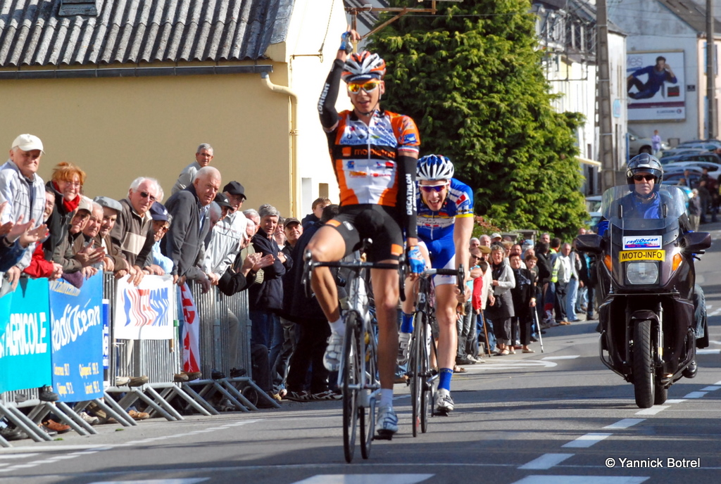 TAM  Quimperl : Barguil devant Cloarec 