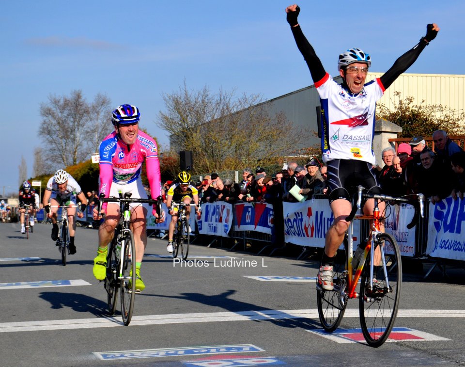 Pass'Cyclisme  Plaintel (22) : Allain devant Jambou