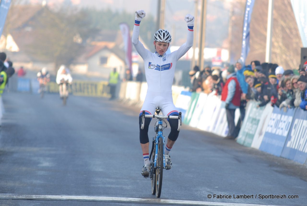 Coupe du Monde Cyclo-cross  Livin : Van Der Poel intouchable chez les juniors