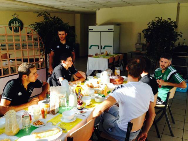 Quand un footballeur rencontre des cyclistes.