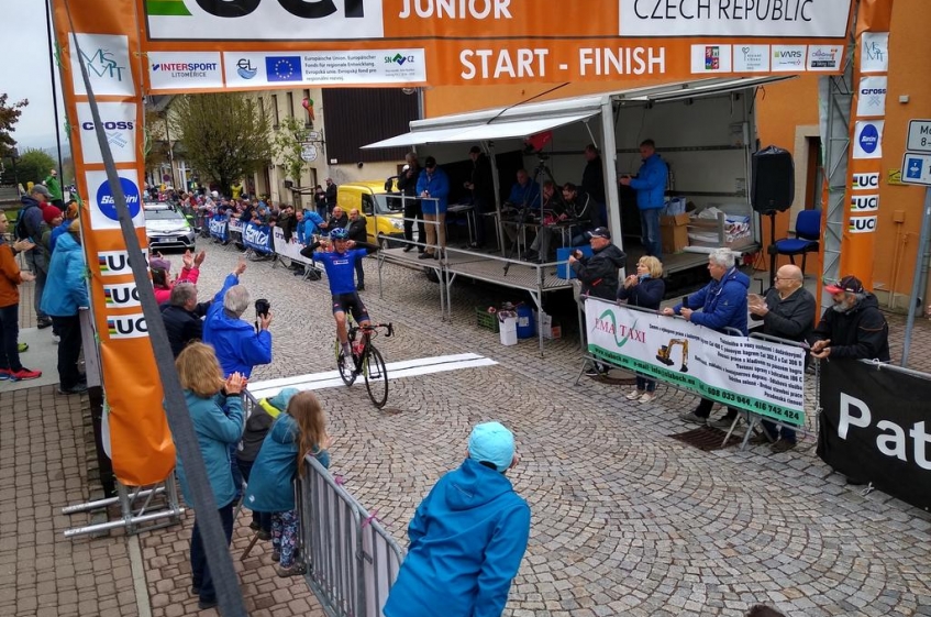 Course de la Paix: Toumire tient bon !