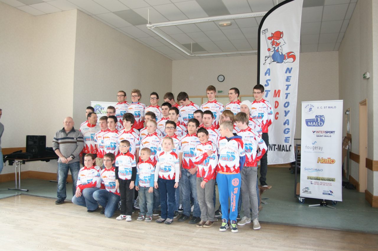 Remise des quipements au VC Saint-Malo