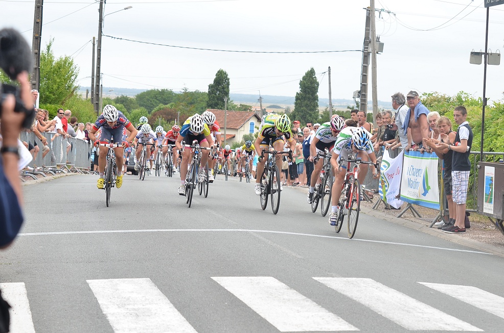 Tour Charente Maritime Dames # 1: Grard la plus vloce